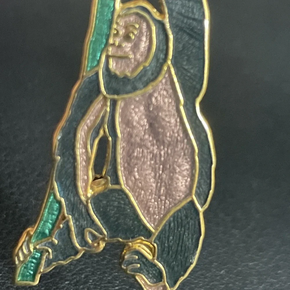 Vintage Enamel Monkey‎ Pin Brooch Animal Jewelry Hanging Gold Tone